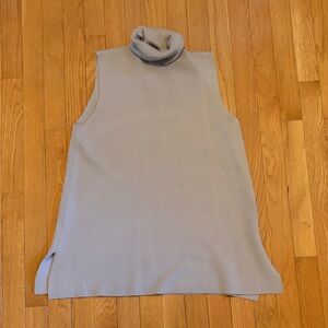 Sleeveless Turtleneck Sweater in Gray